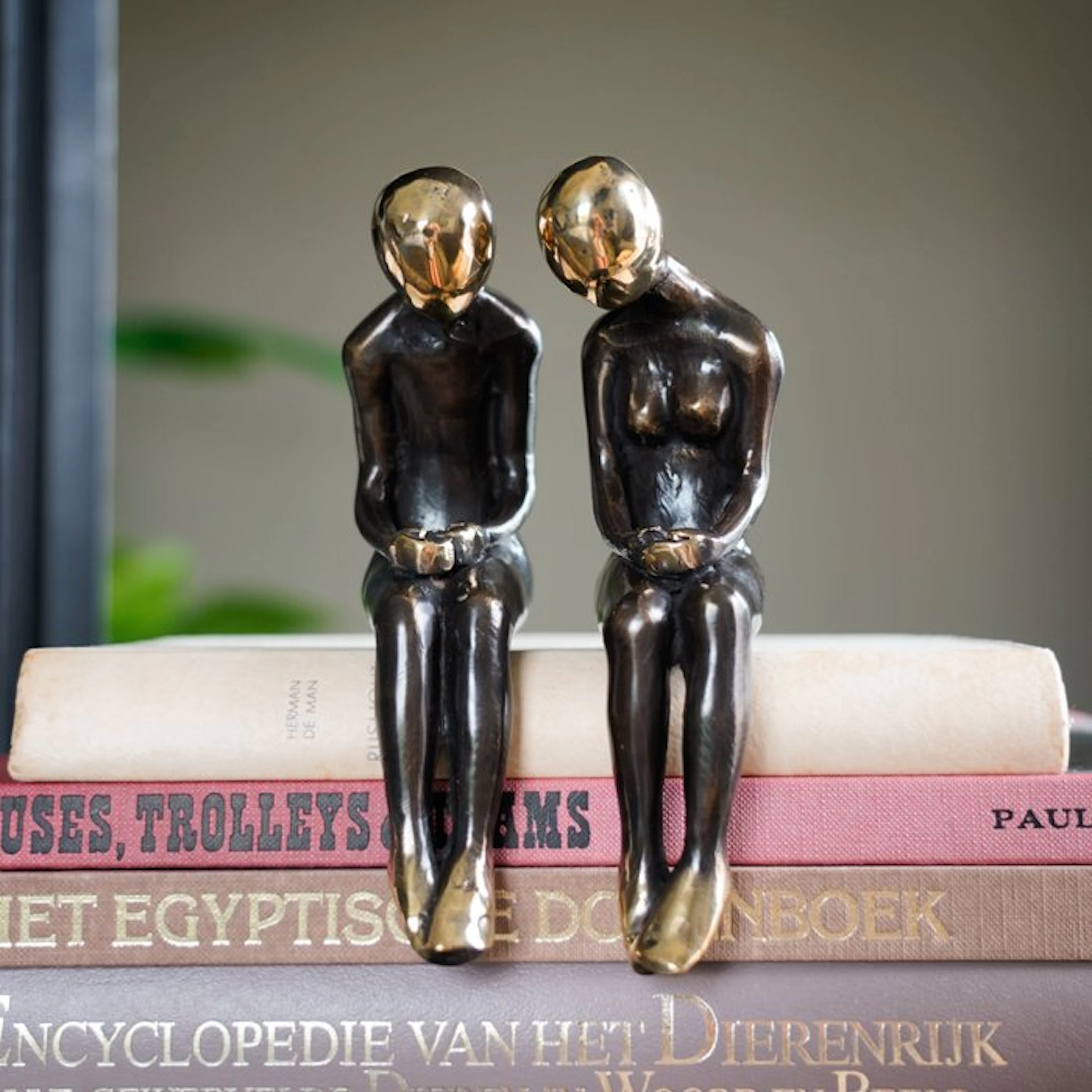 Sculpture, NO RESERVE PRICE - Sitting Couple Sculpture - 15 cm - Bronze