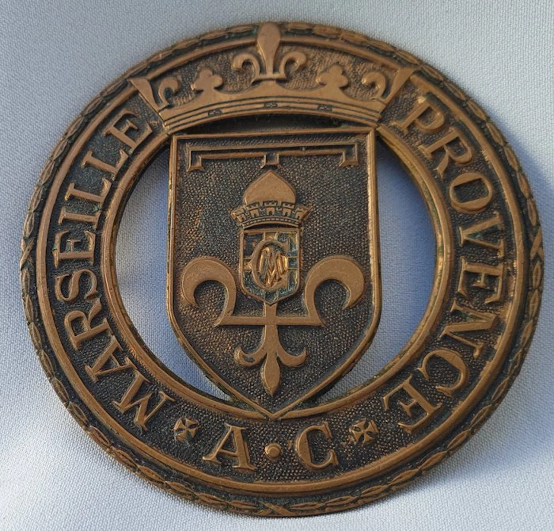 Badge - Grille Badge - Automobile Club de Marseille...