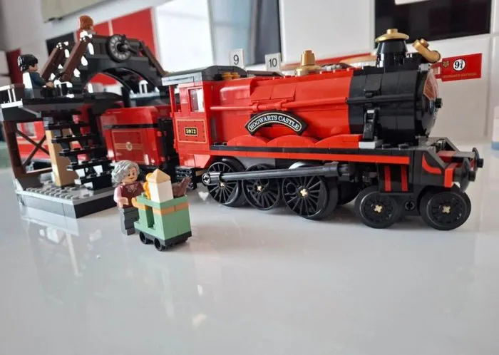 LEGO Set - Harry Potter - LEGO Harry Potter – Hogwarts...