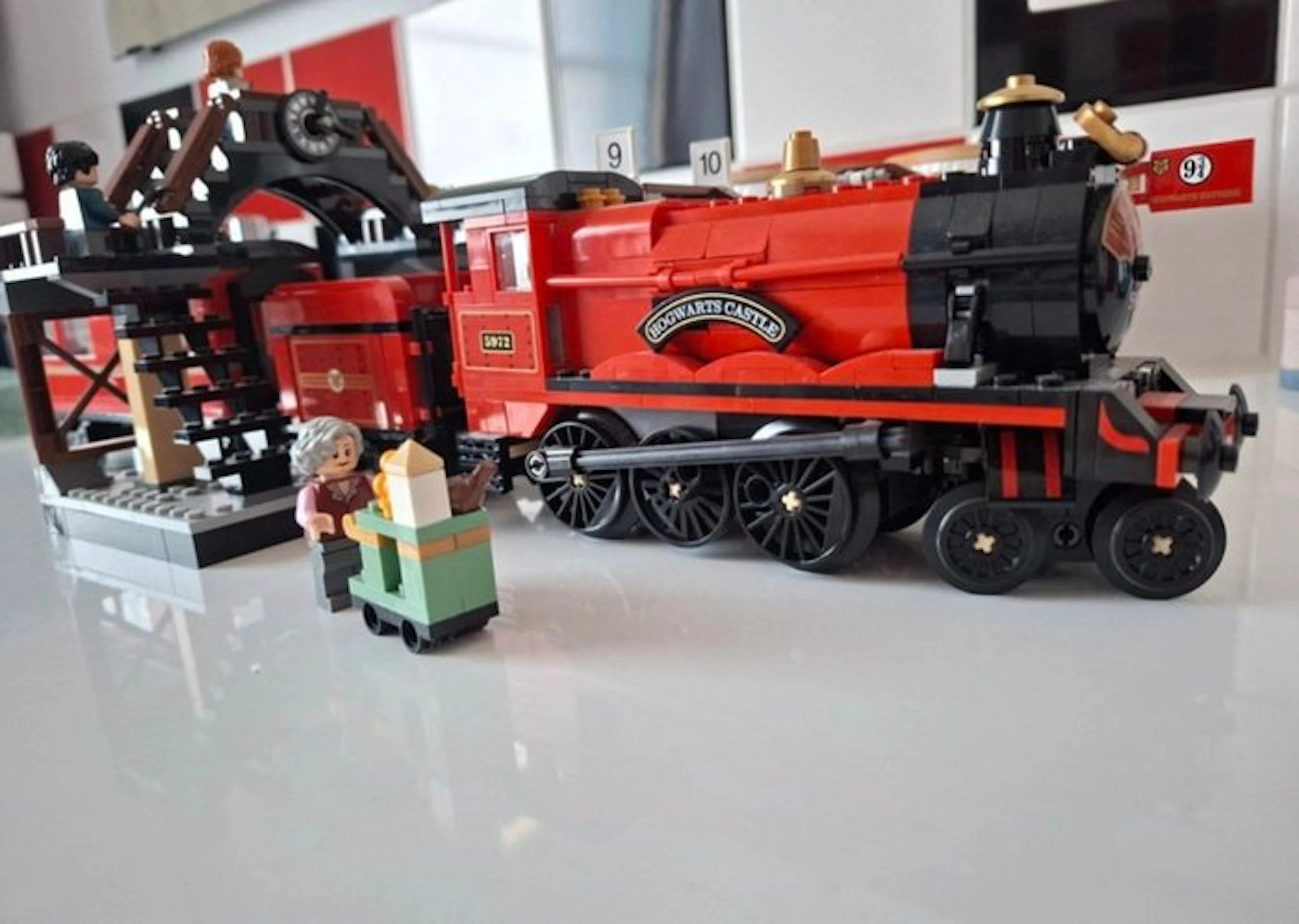 LEGO Set - Harry Potter - LEGO Harry Potter – Hogwarts...