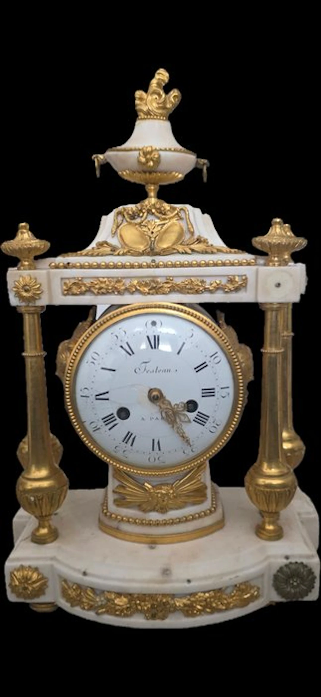 Mantel clock - - Carrara marble - 1750-1800