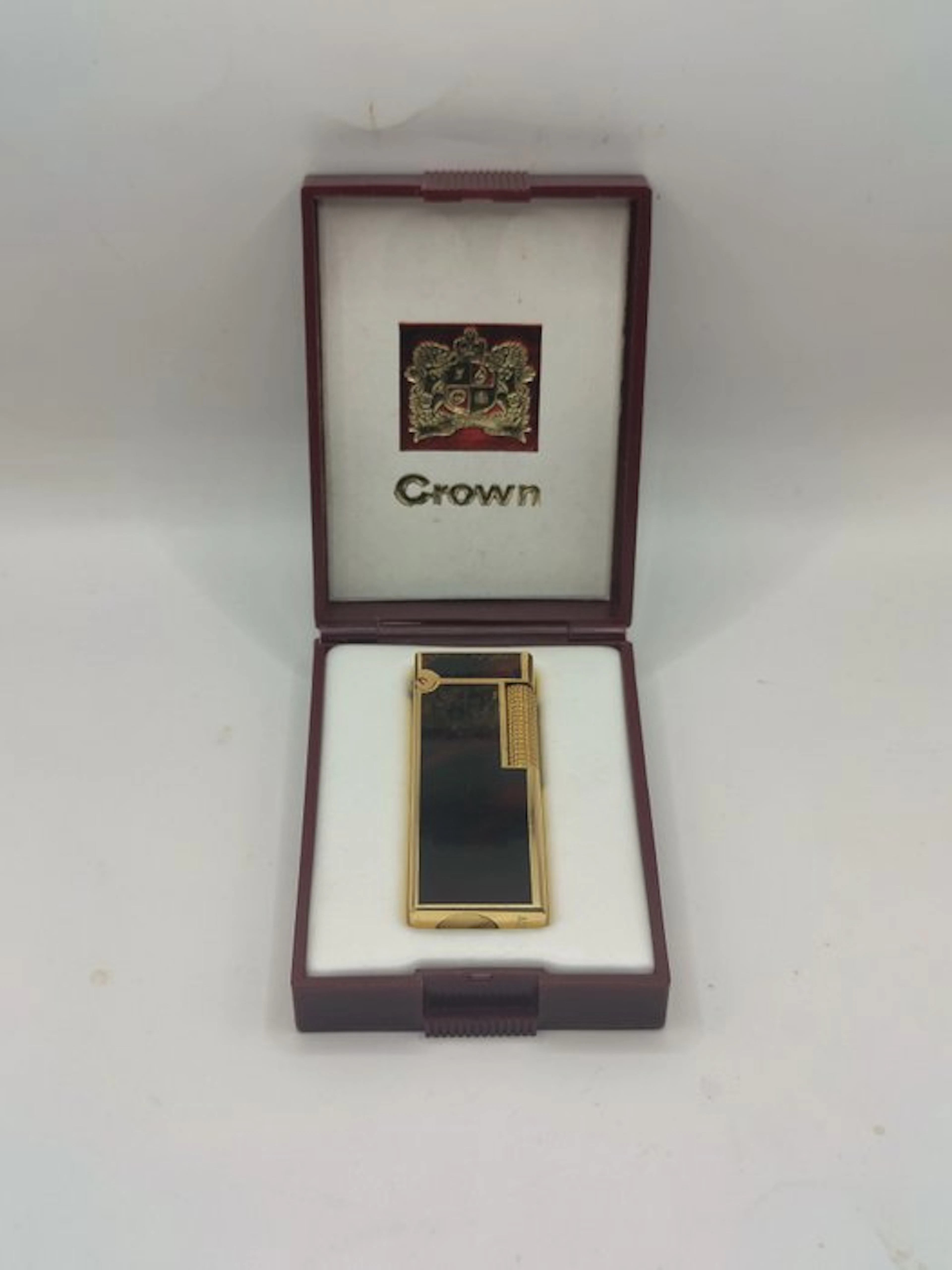 Crown - ALUMODE - No reserve price - Lighter - Gold-plated, Lacquer