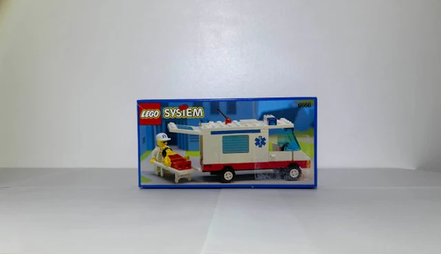 LEGO Set - 6666 - Classic Town - Ambulance 1994