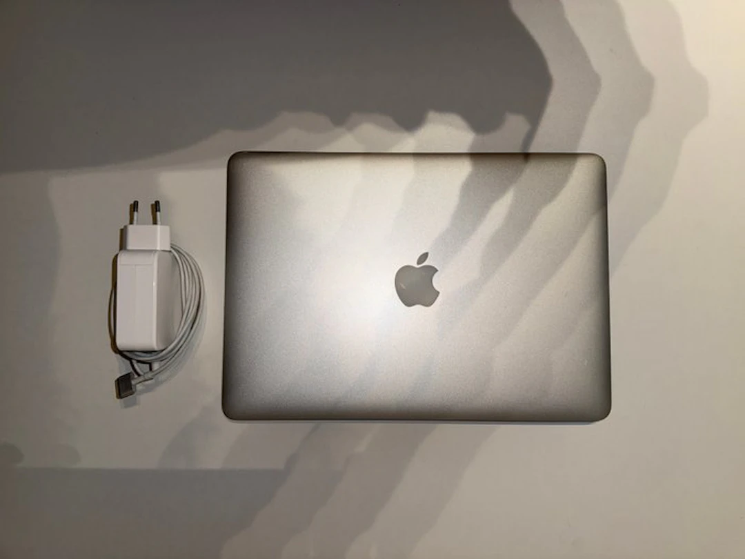 Apple MacBook Air 13" (Early 2015) | Core i5 1.6GHz | 4GB...