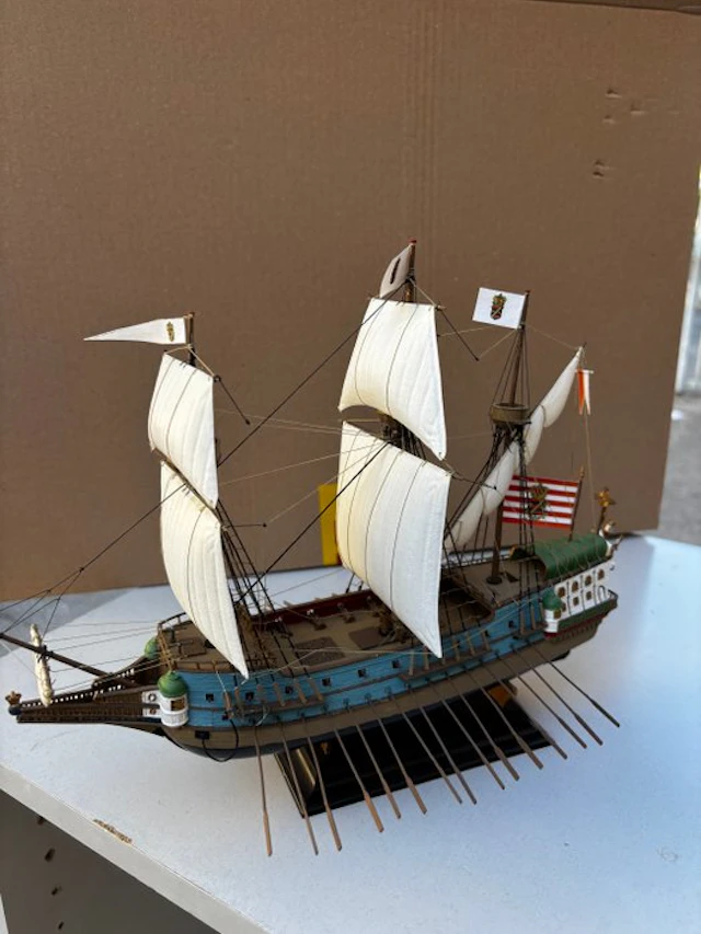 1:144 - Exhibition model boat - Modello di nave da guerra a remi con vele