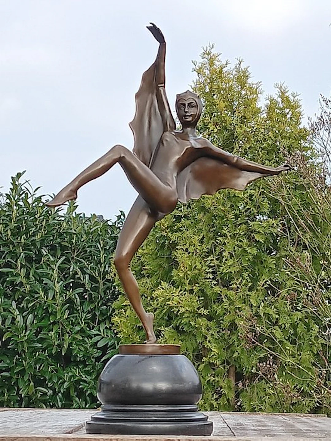 j.lorenz - Sculpture, groot formaat scarab cat dancer - 43 cm - bronze marble