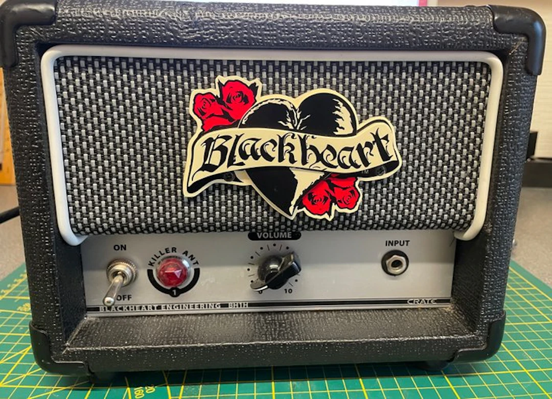 Black Heart - Number of items: 1 - Guitar amplifier - United States - 2007