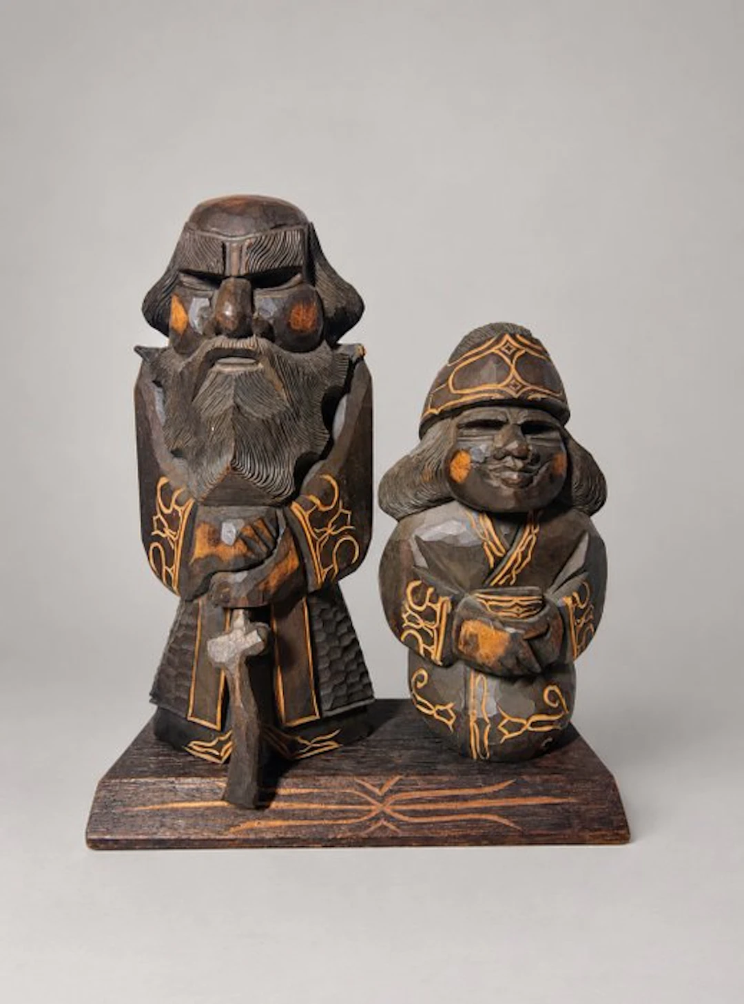 Scultura Ainu dell’Hokkaidō – Coppia tradizionale su base...