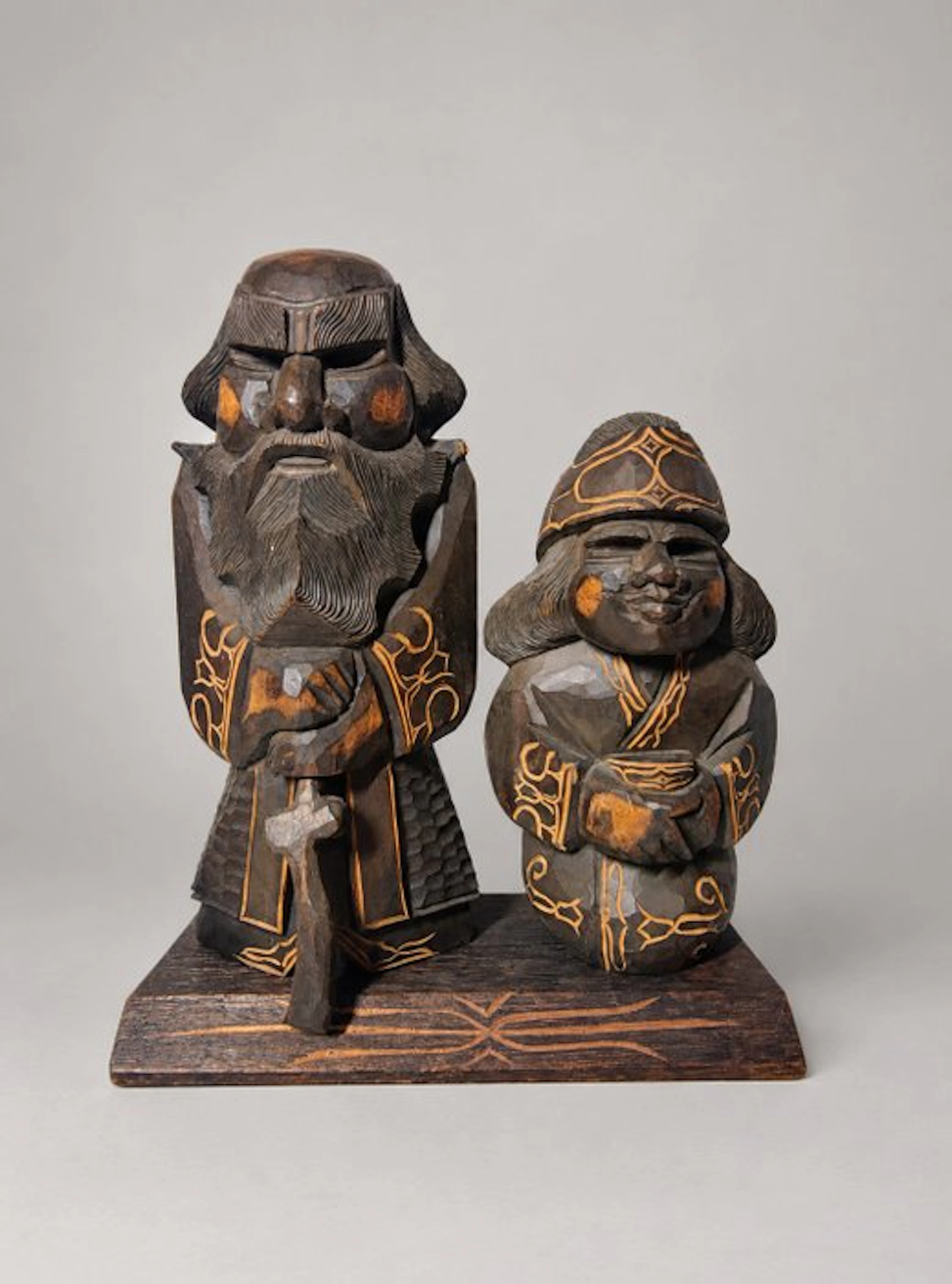 Scultura Ainu dell’Hokkaidō – Coppia tradizionale su base...