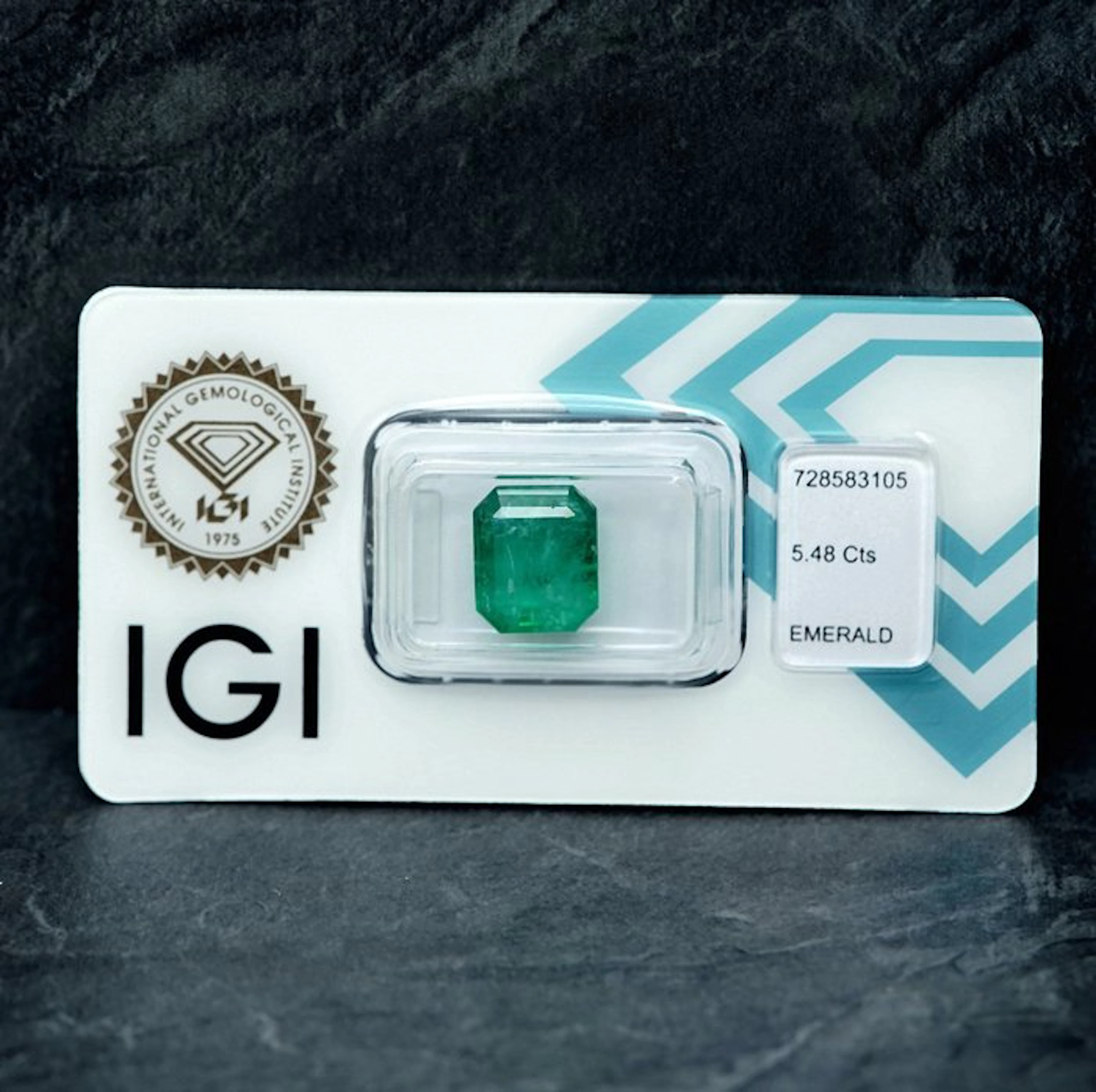 No reserve price - 1 pcs Green Emerald - 5.48 ct...