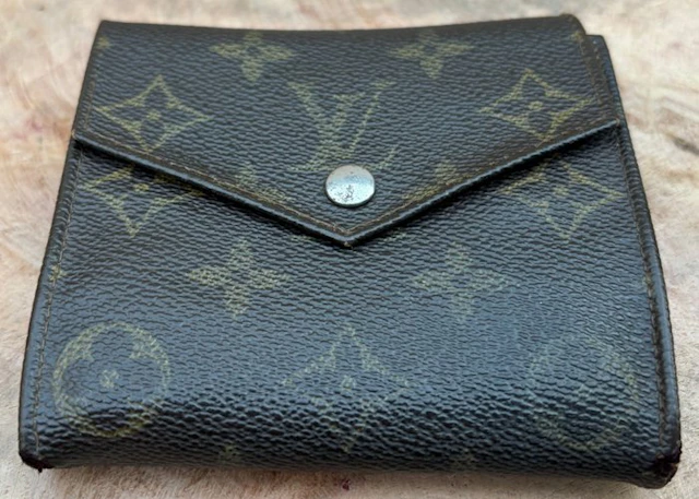Louis Vuitton - Wallet