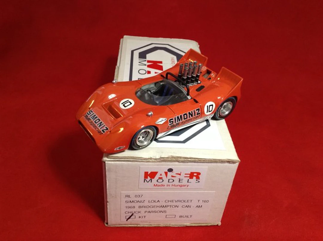 Kaiser Models - made in Hungary 1:43 - Model race car - ref