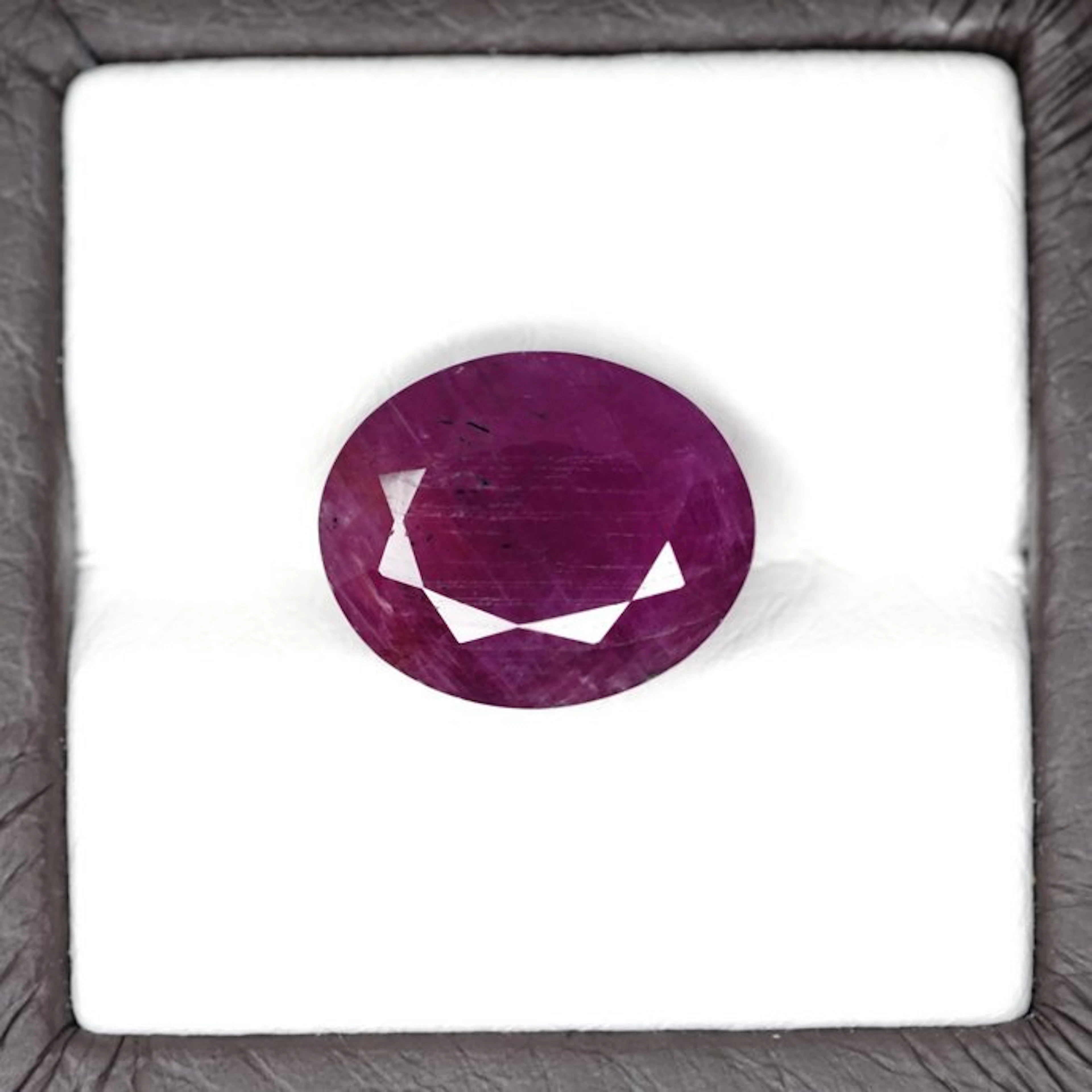 No reserve price - 1 pcs Red Ruby - 8.77 ct - Bellerophon Gemlab