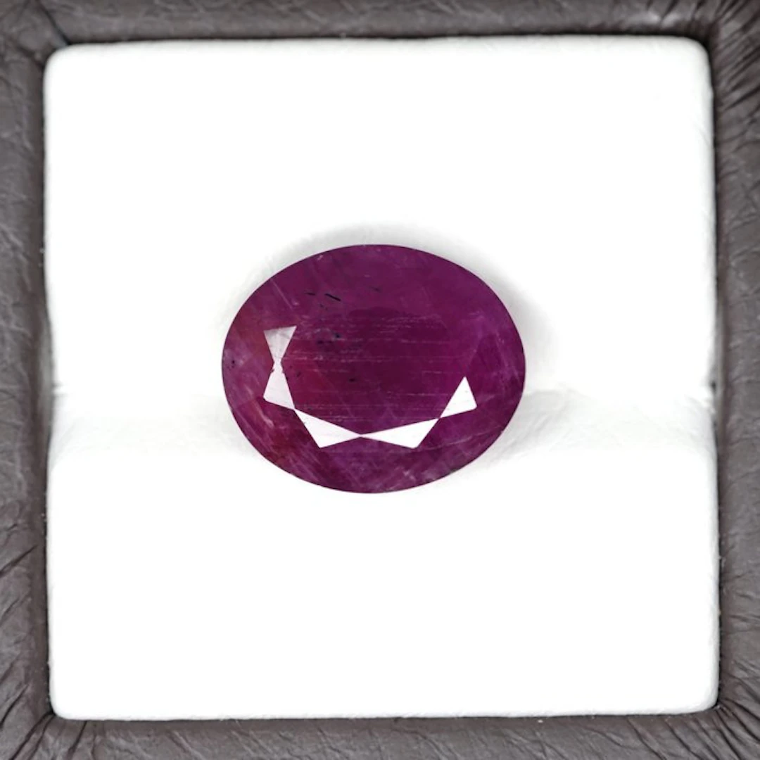 No reserve price - 1 pcs Red Ruby - 8.77 ct - Bellerophon Gemlab