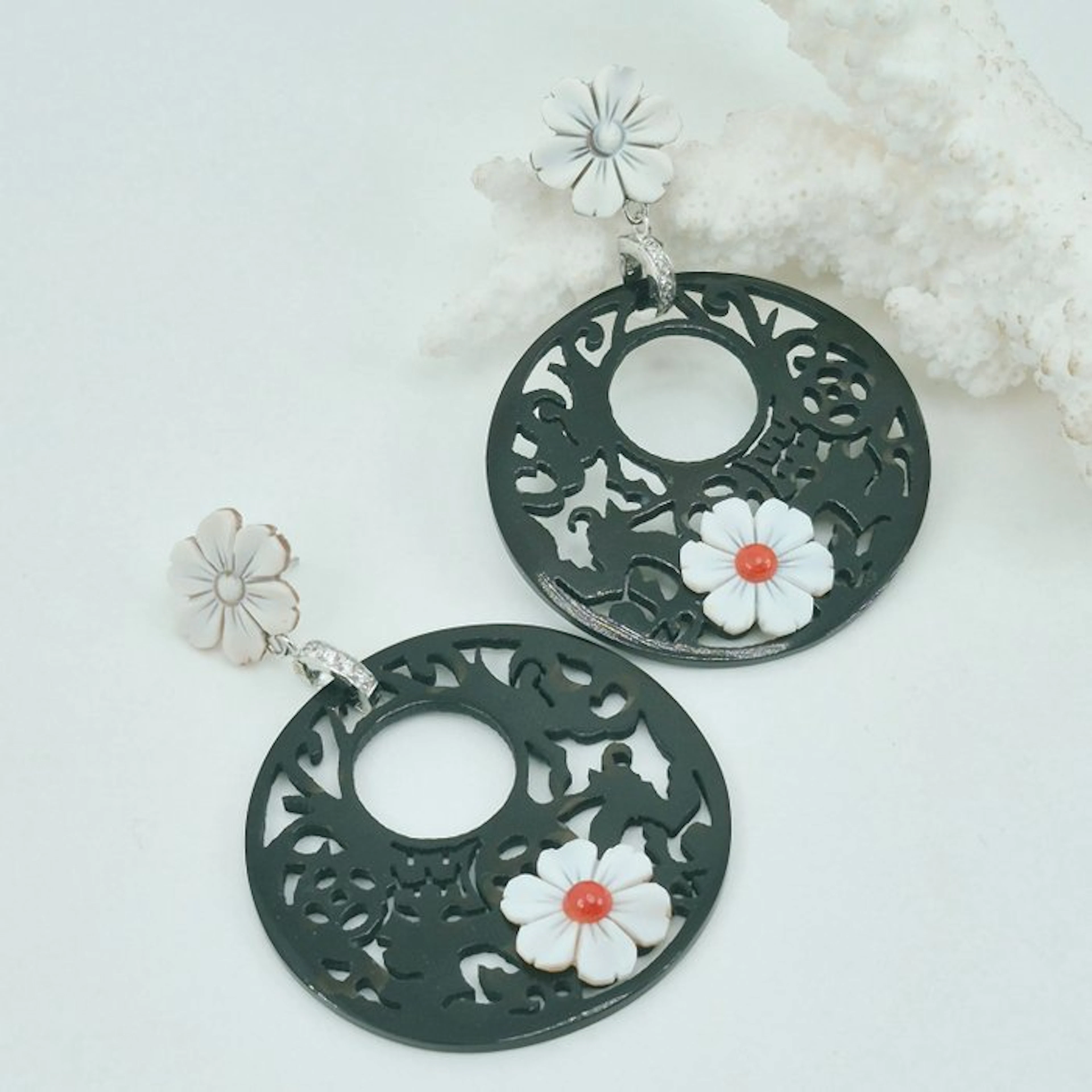 Silver - Earrings - Hand-engraved Cameos