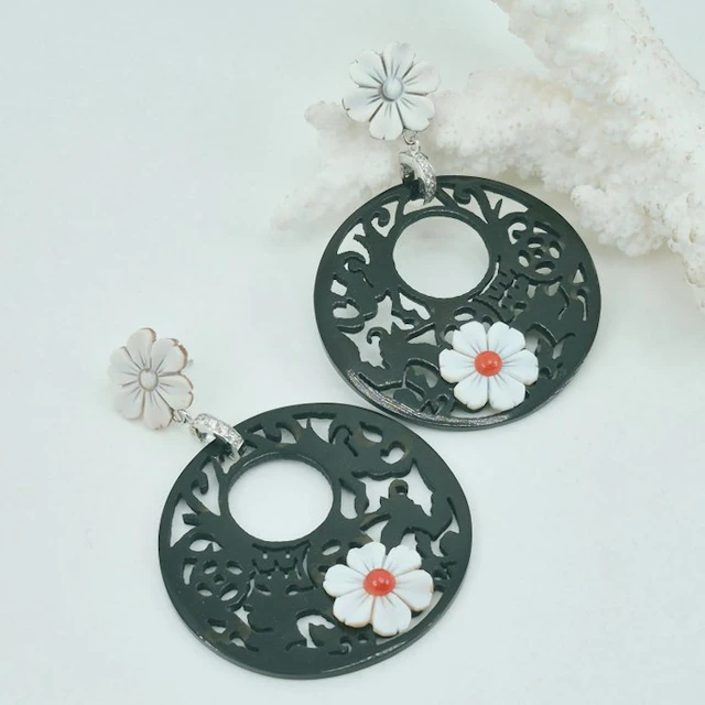 Silver - Earrings - Hand-engraved Cameos