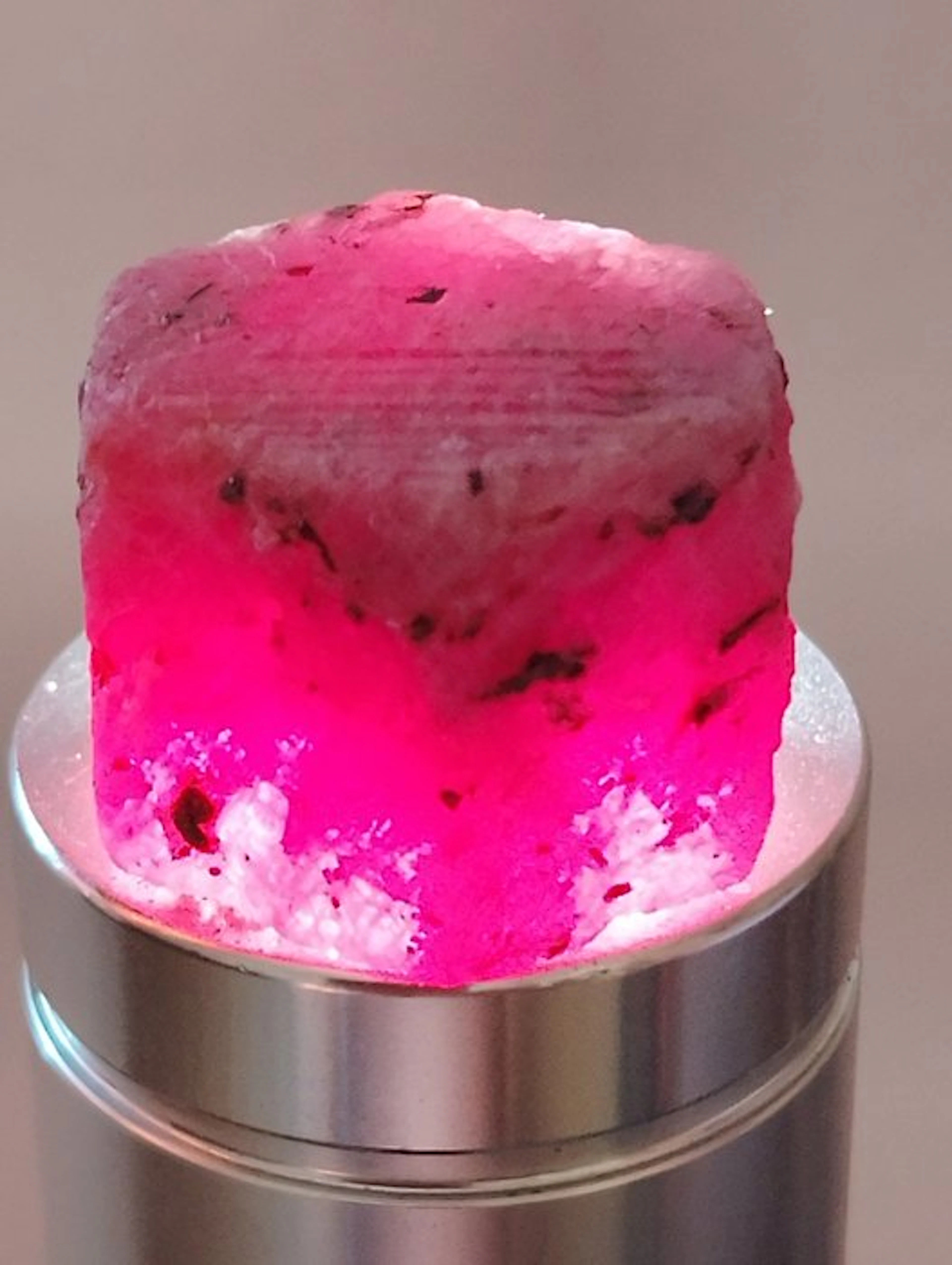 Ruby Rough - Height: 2.3 cm - Width: 2 cm- 28.07 g - (1)