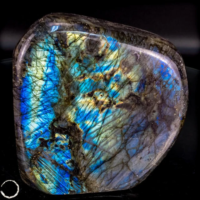 Natural labradorite freeform from Madagascar –...