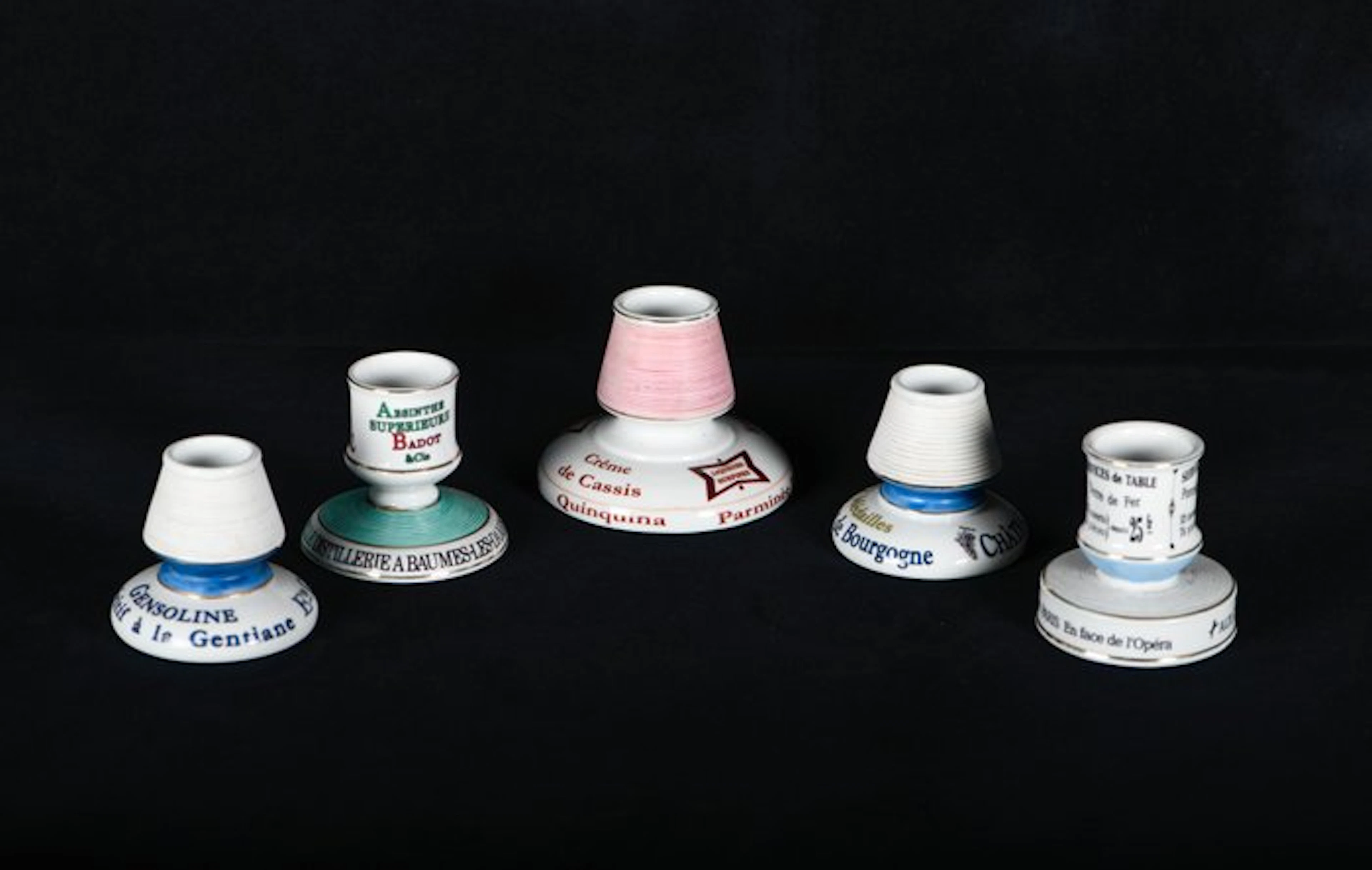 Prachtige set van 5 antieke porseleinen Bistro Pyramides / Allumetiers