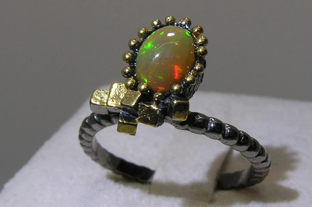Fire Opal Ring - Height: 25.5 mm - Width: 21.6 mm- 3.3 g - (1)