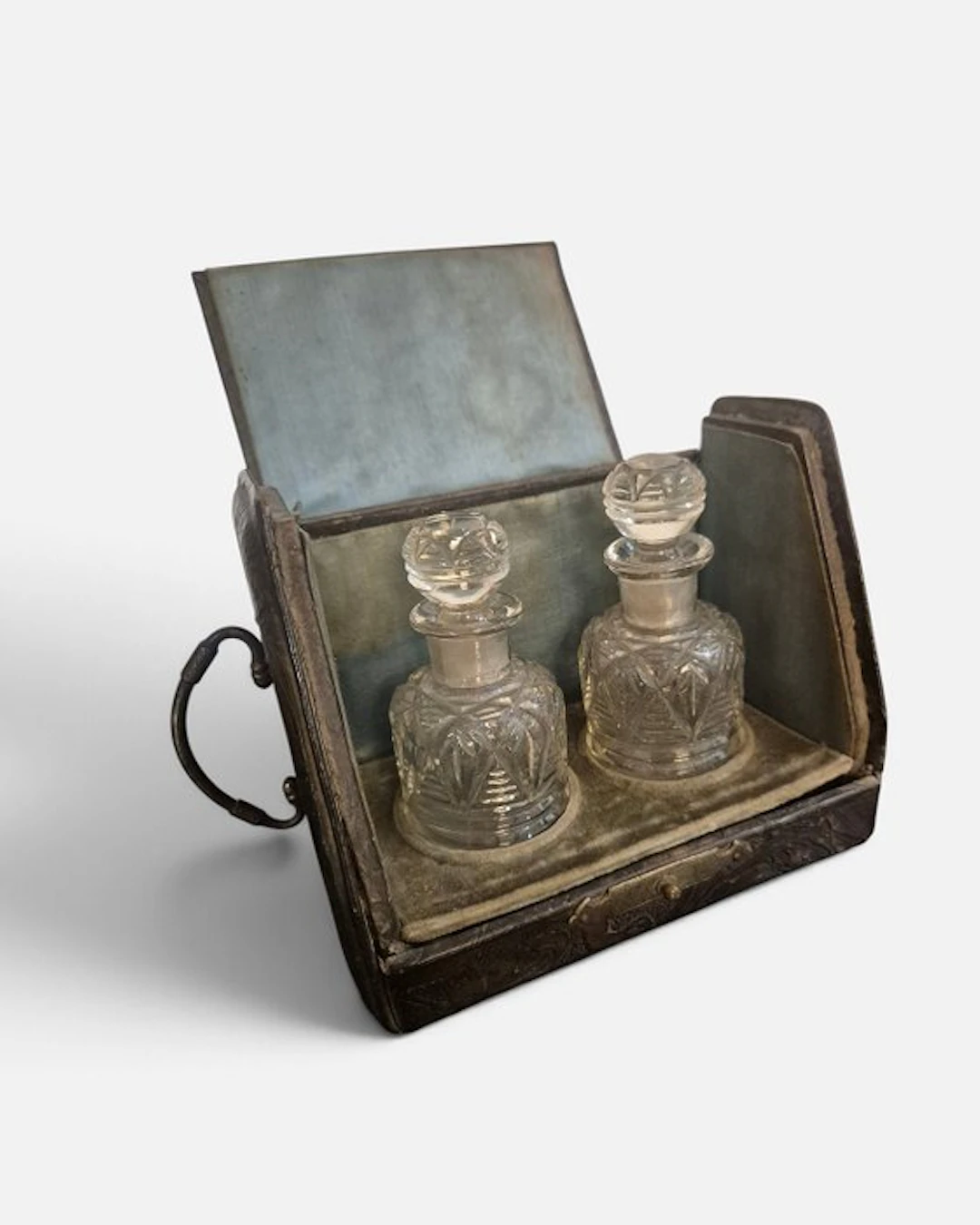 Holy water font - 1900-1910 - Vials with case.