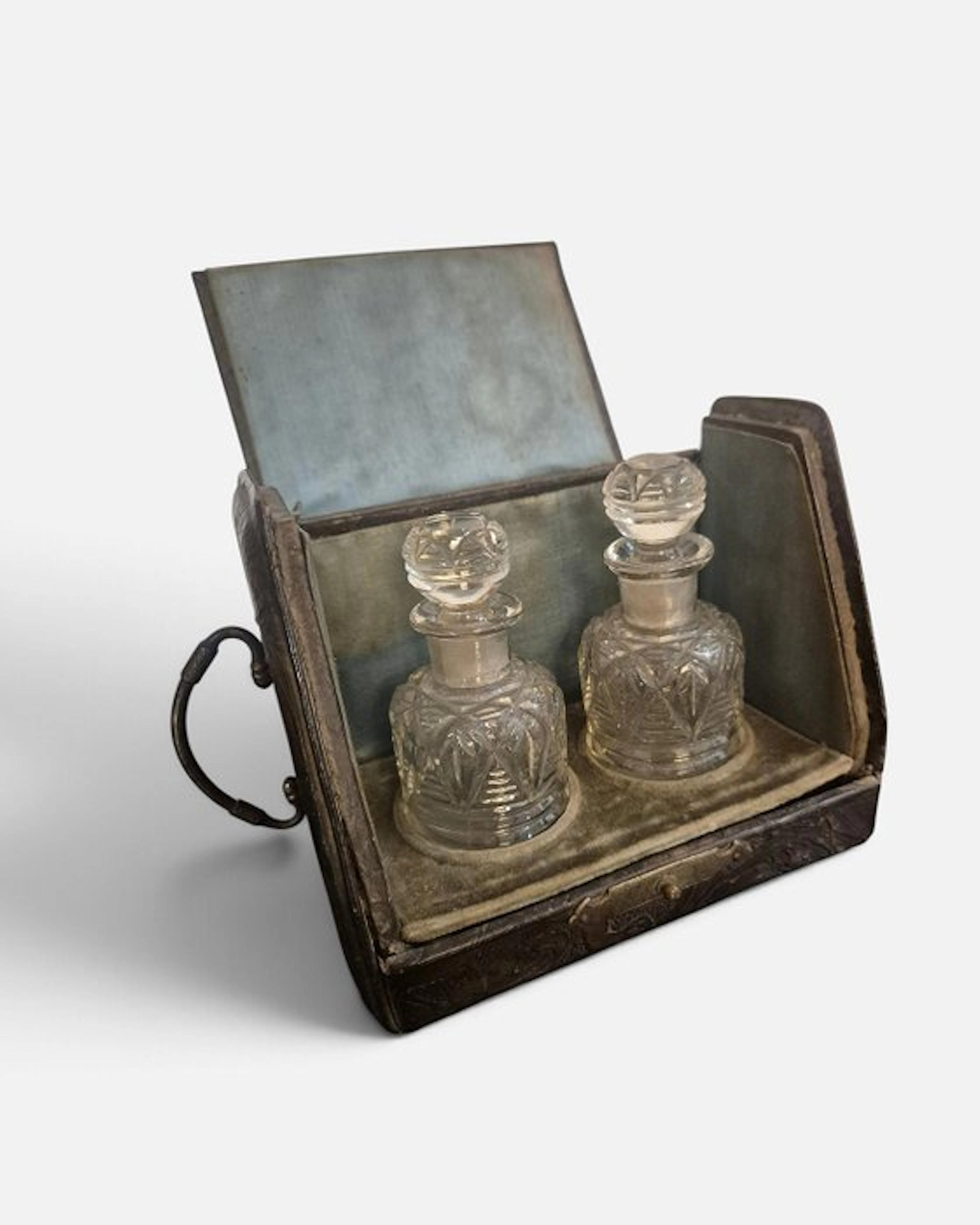 Holy water font - 1900-1910 - Vials with case.