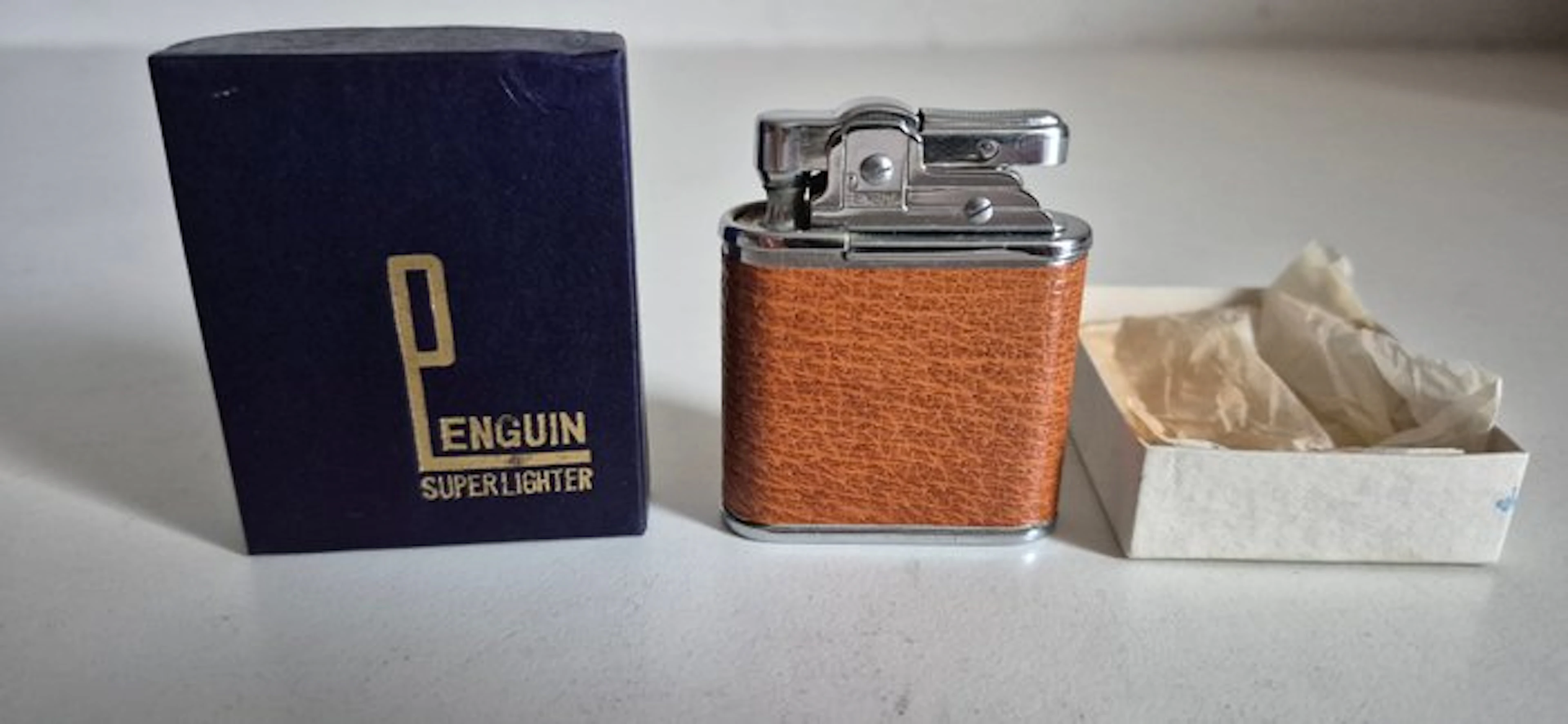 penguin - No reserve price - Lighter - Steel (stainless), Leather