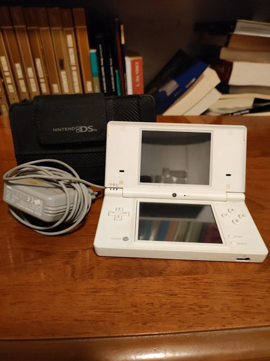 Nintendo - DSi - Nintendo DSi Bianco + case "Nintendo Ds...