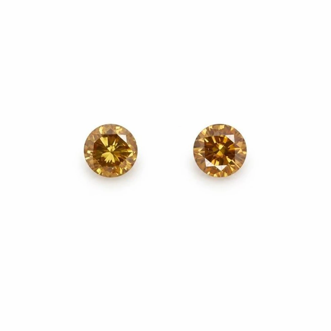 No reserve price - 2 pcs Diamond (Natural coloured)...