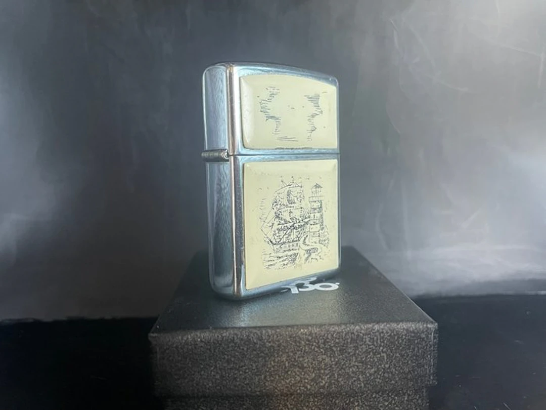 Zippo - ZIPPO SCRIMSHAW Recto/Verso - No reserve price...