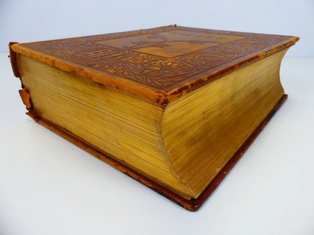 antiek Zweedse familiebijbel ‘Illustrerad Familje-Bibel‘ vanuit Stockholm