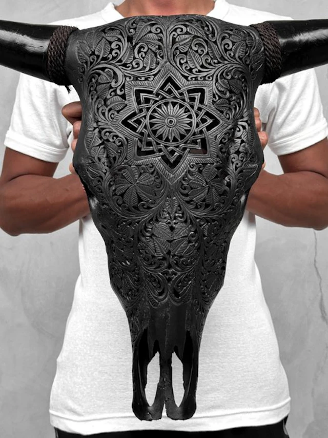NO RESERVE PRICE - Stunning Large Black Hand-Carved Bull...