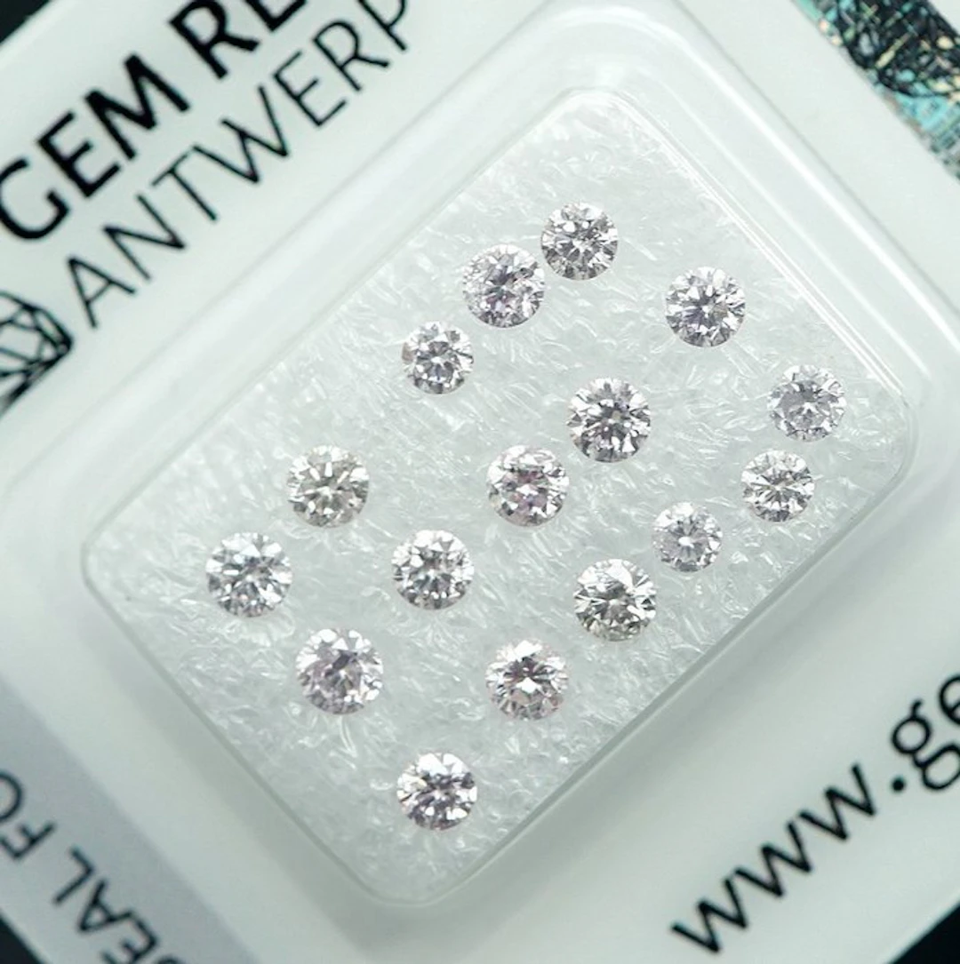 16 pcs Diamond (Natural coloured) - 0.96 ct - Round - Light Pink - SI1