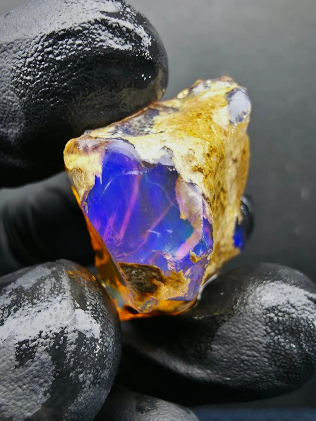 53cts Crystal Opal Specimen Rough- 11 g