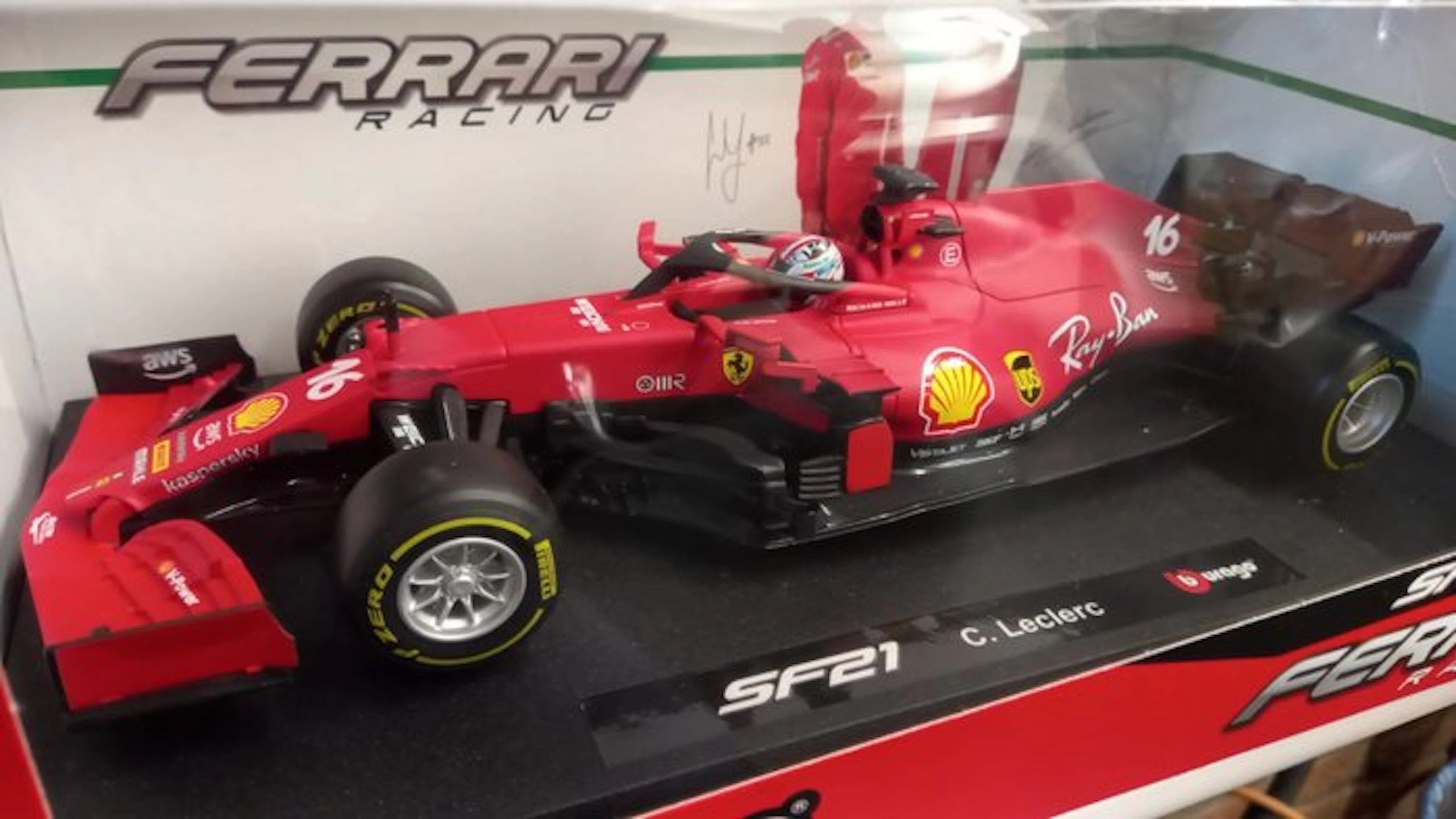 Bburago 1:18 - Model car - Ferrari SF21 Charles Leclerc 2021 - (cod.G12)