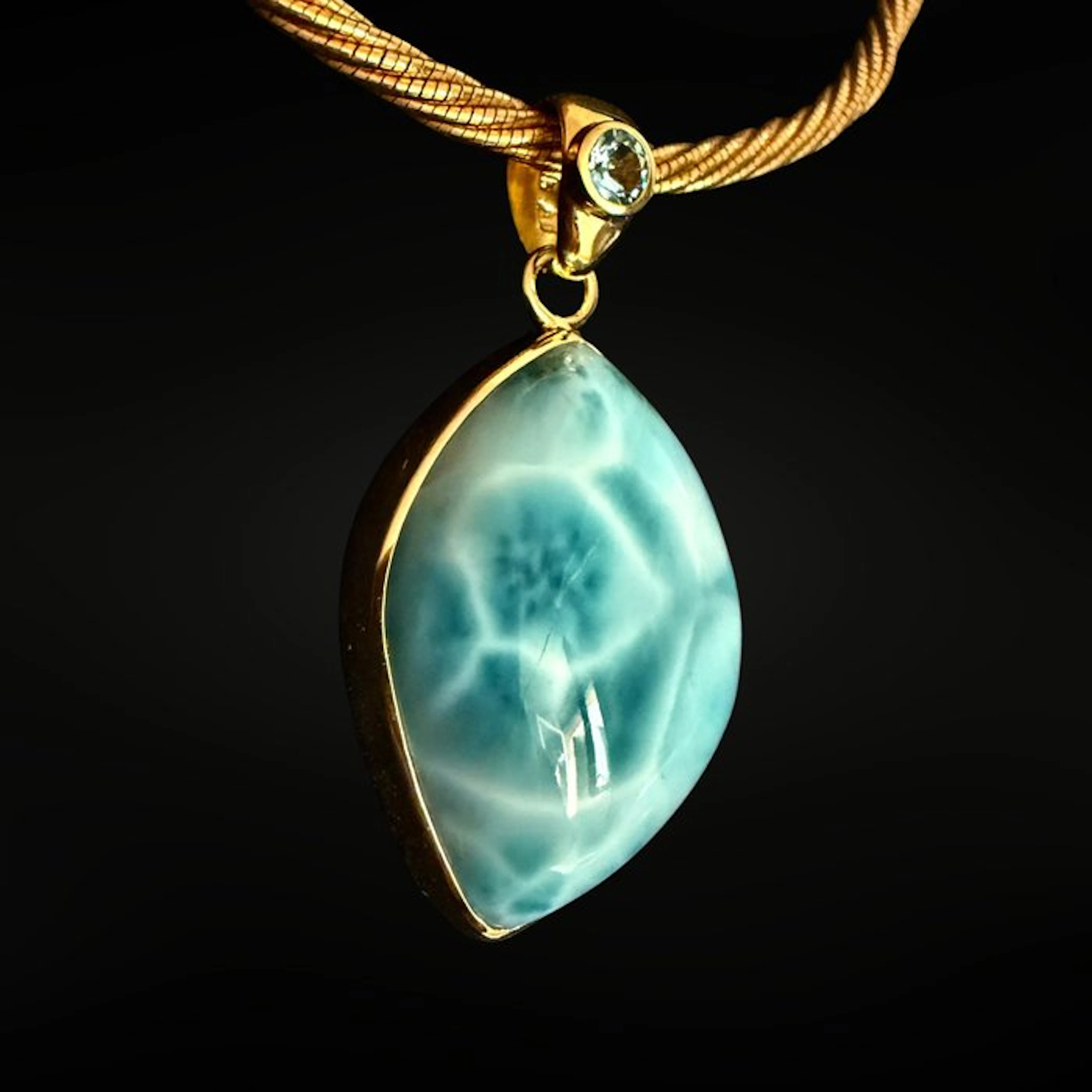 Exceptional pendant - Larimar - Topaz and Gold Jewellery...