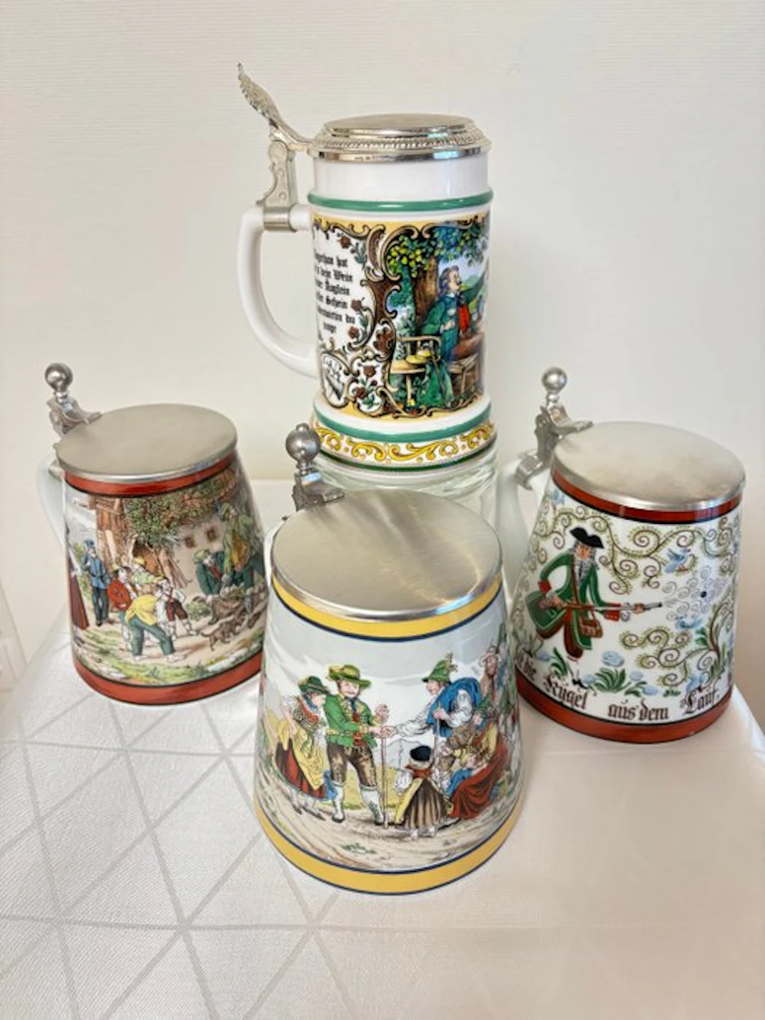 Deutsche Bierkrüge mit Zinndeckel - Kunsthandwerkliche...