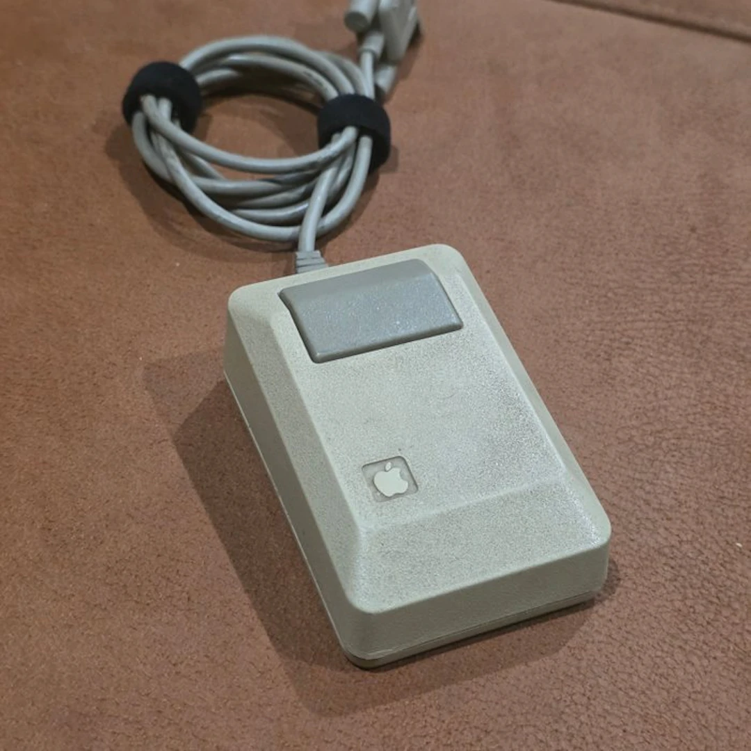 Apple [NO RESERVE PRICE] Early 128K Macintosh Mouse...