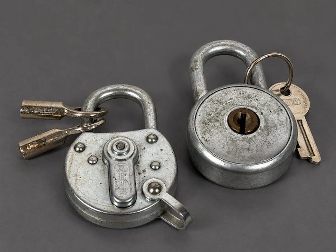 Lock and key (2)