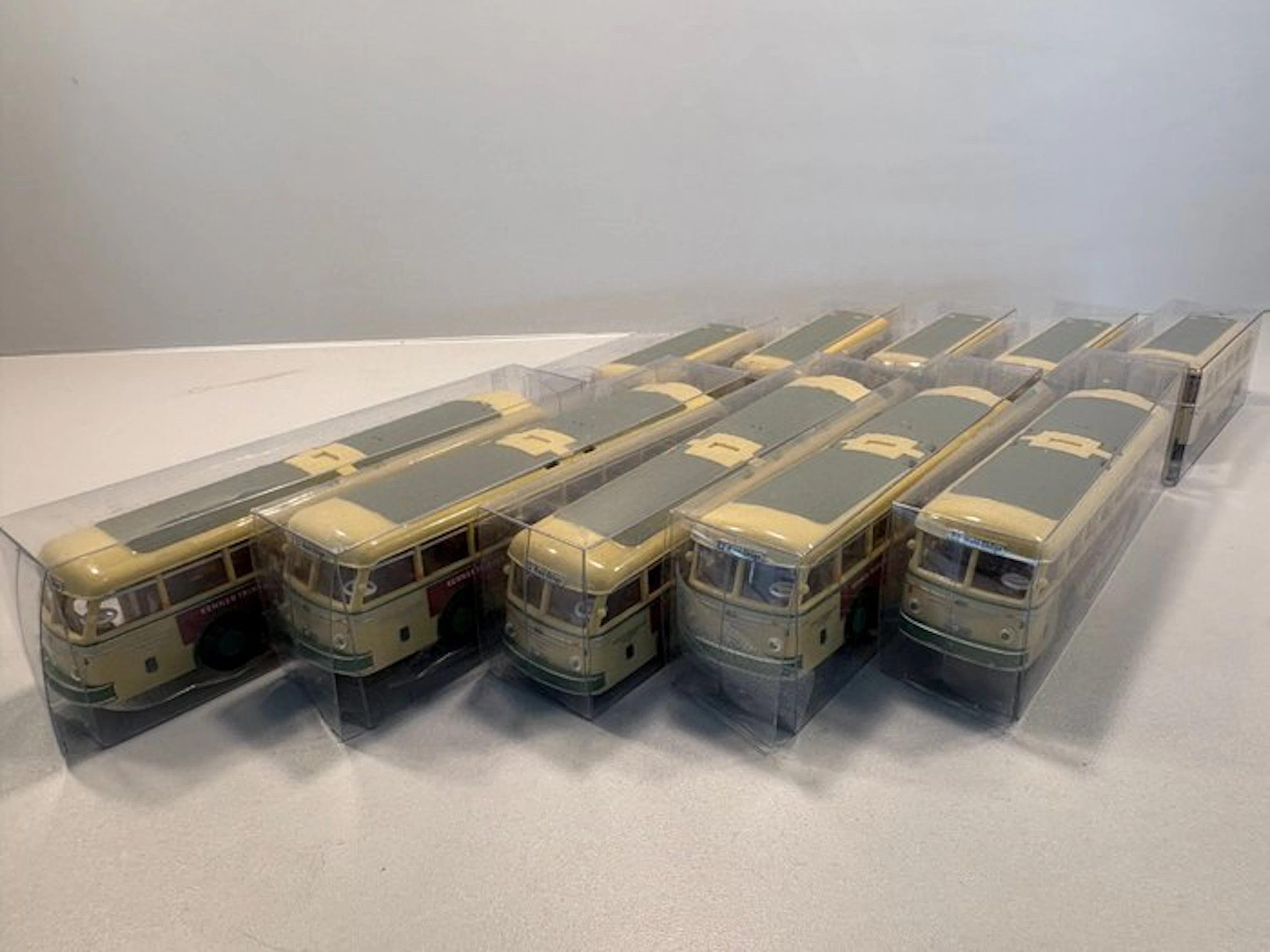 Brekina 1:87 - Model bus (10) - O-Bus mit Anhänger Lf6hmer's Kaffee