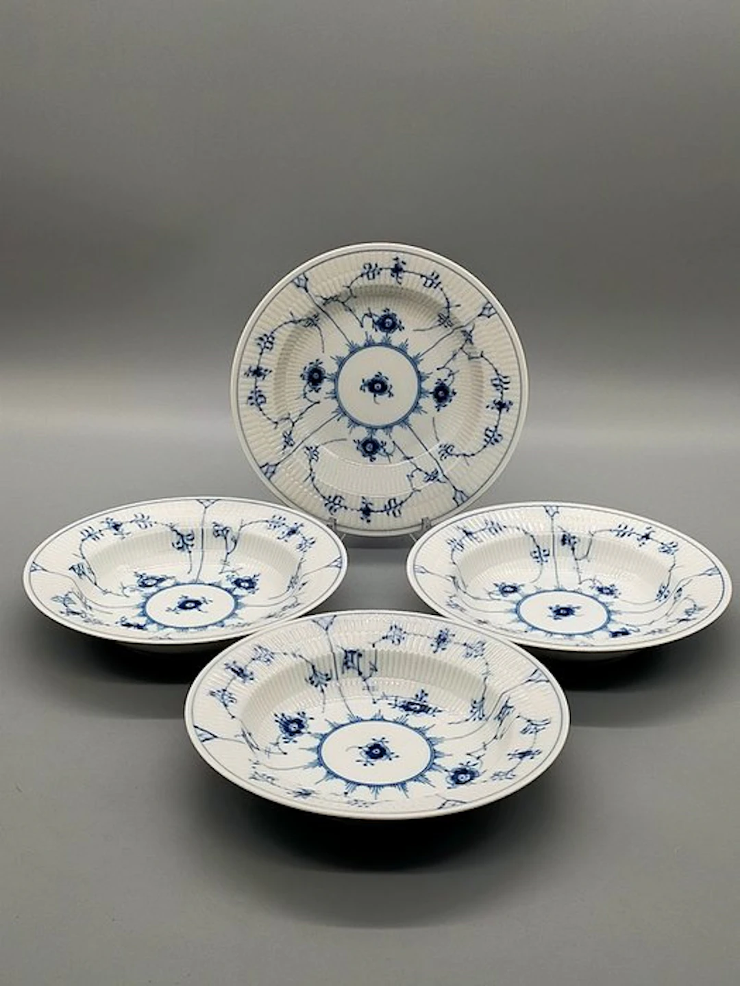 Royal Copenhagen - Dinner set - Musselmalet Gerippt Suppenteller Set