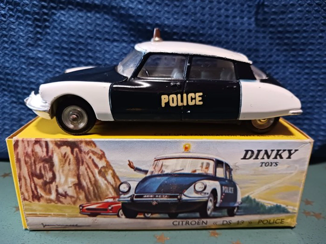 Dinky Toys 1:43 - Model car - Citroën DS 19 Police