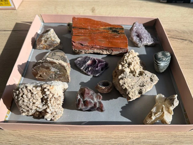 Lot of various items- 3.9 kg