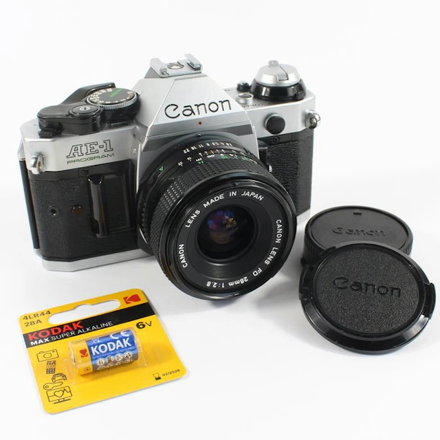 Canon AE-1 PROGRAM chrome + FD 2,8/28mm Analogue camera