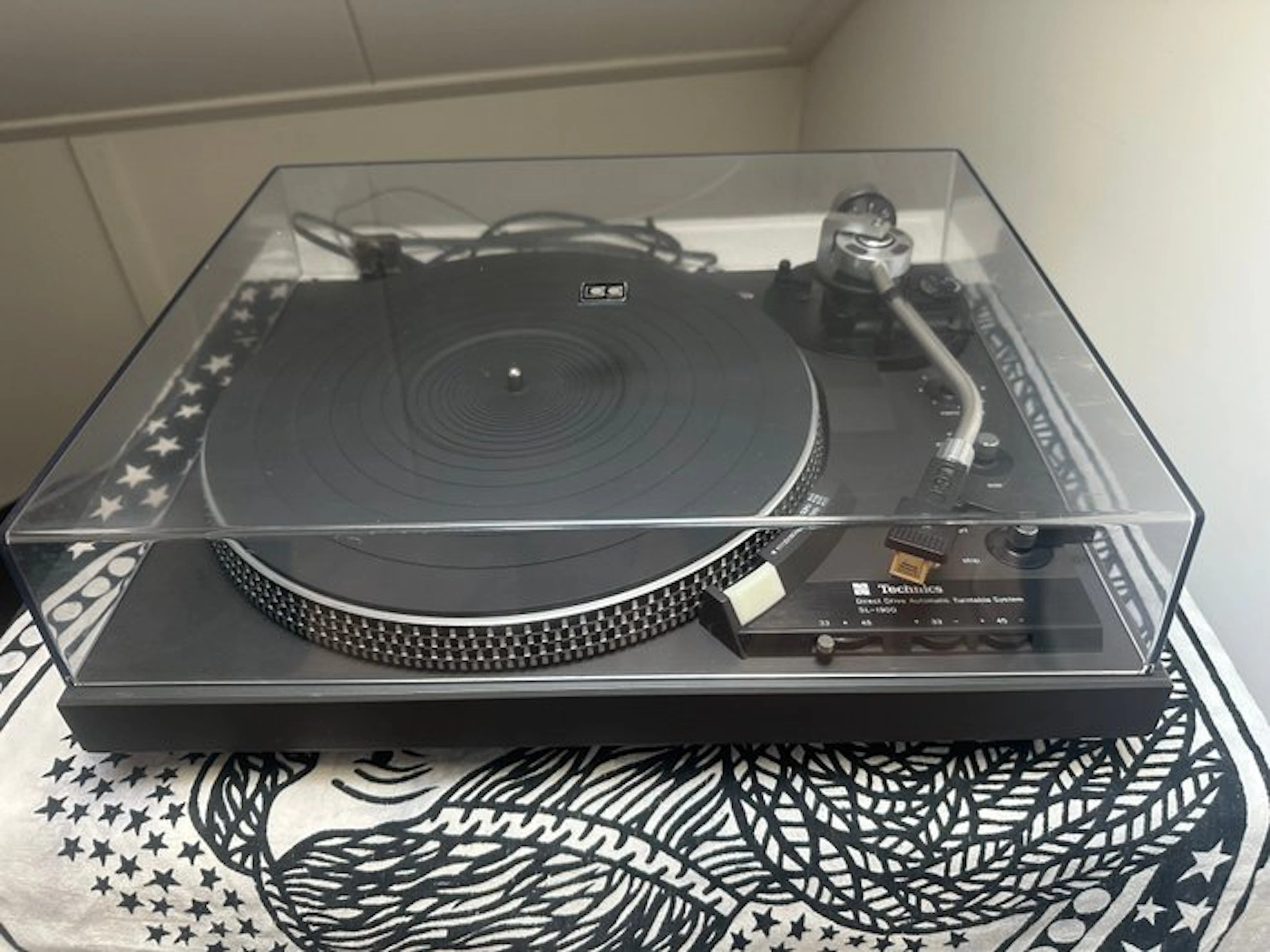 Technics - SL-1900 Direct-Drive Fully Automatic Turntable