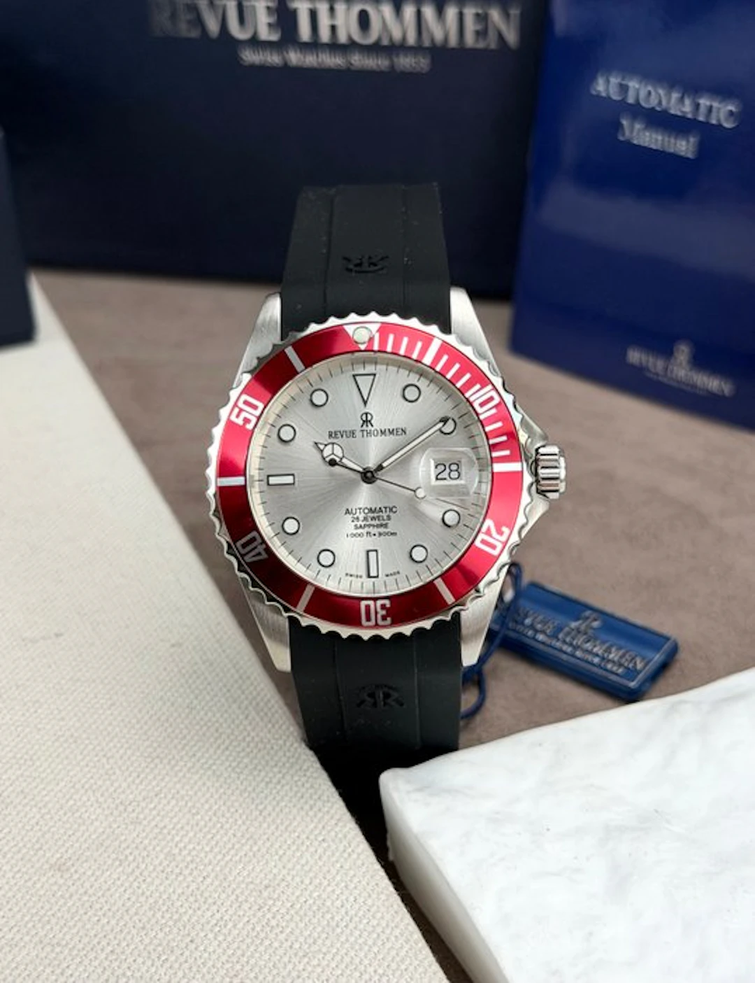 Revue Thommen - Diver Automatic Date Silver/Red - 17571.2826 - Men - 2020-2025