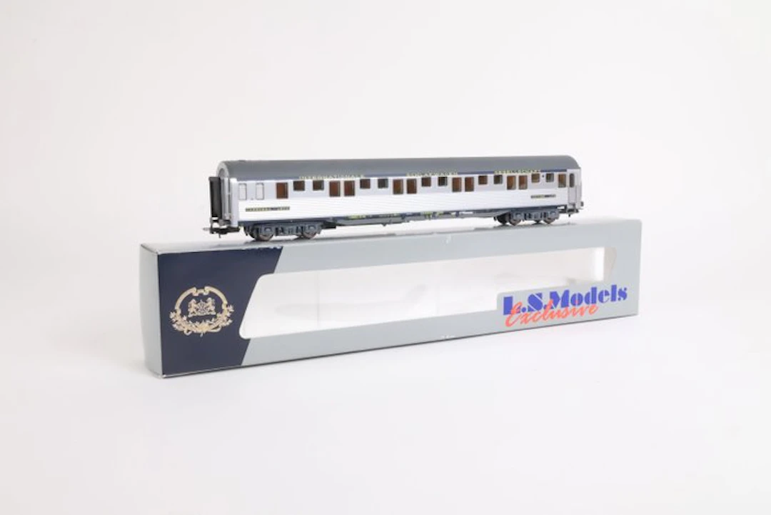 L.S. Models H0 - 49105 - Model train passenger carriage...