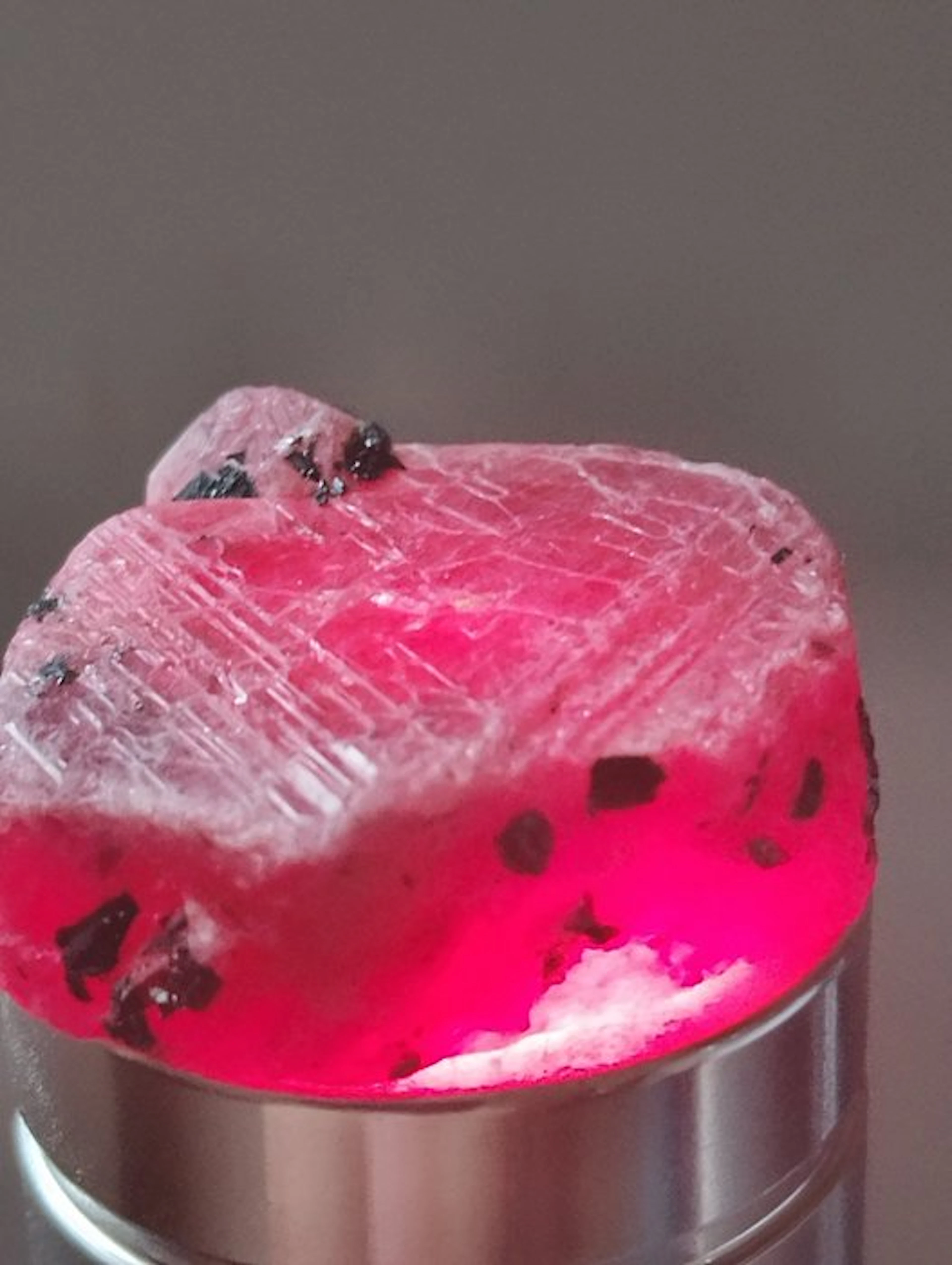 Ruby Rough - Height: 3.3 cm - Width: 2.7 cm- 27.18 g - (1)