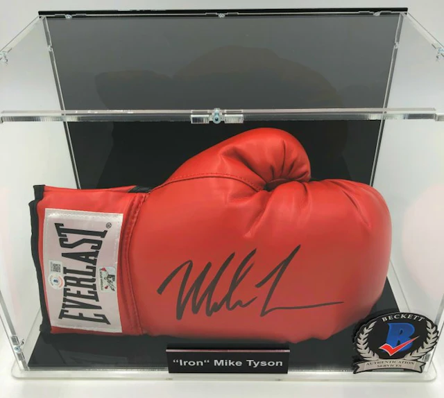 Boxing - Showcase - Mike Tyson - Boxing glove