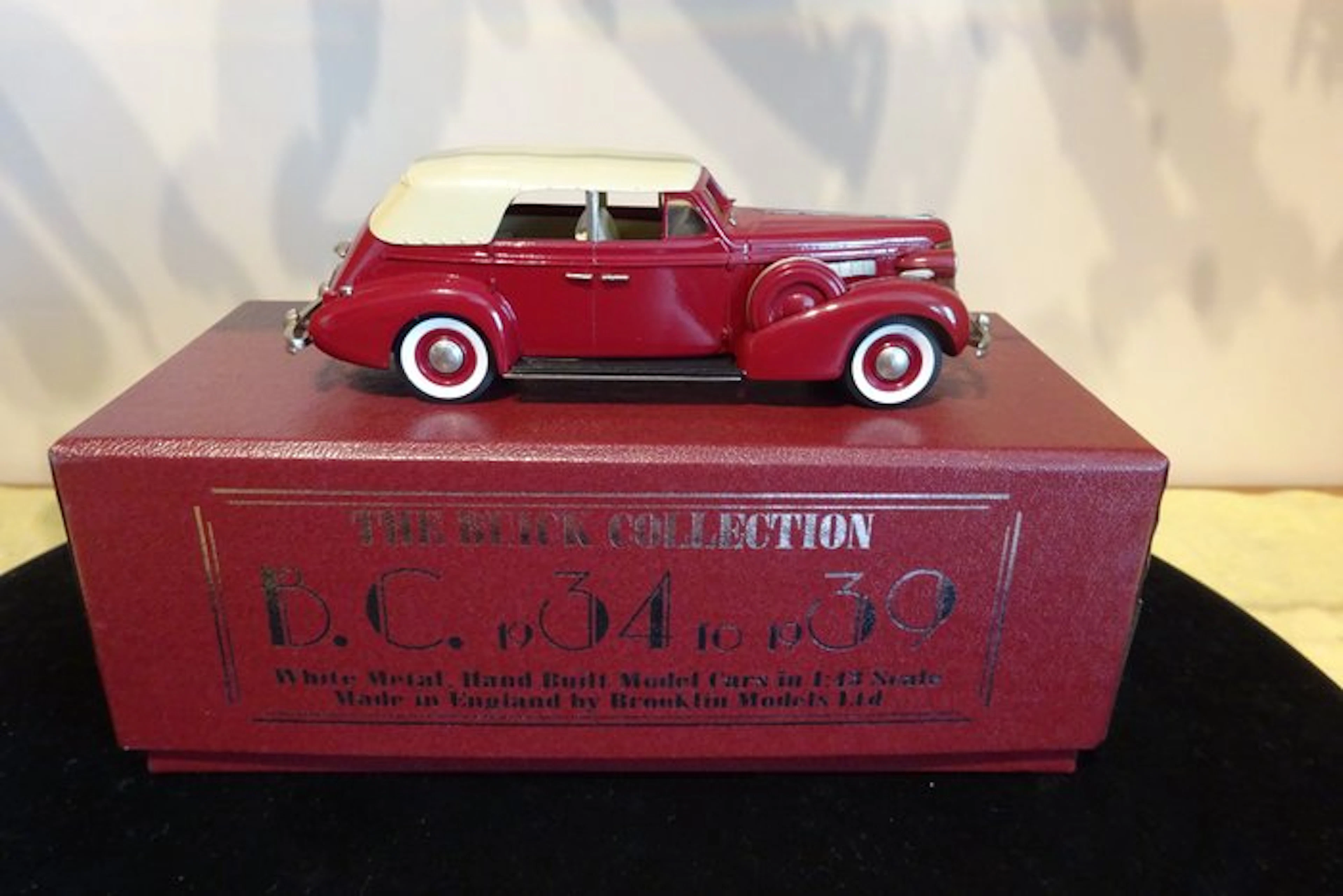 Brooklin 1:43 - Model car - Brooklin D.C. 1934-1939 cabriolet